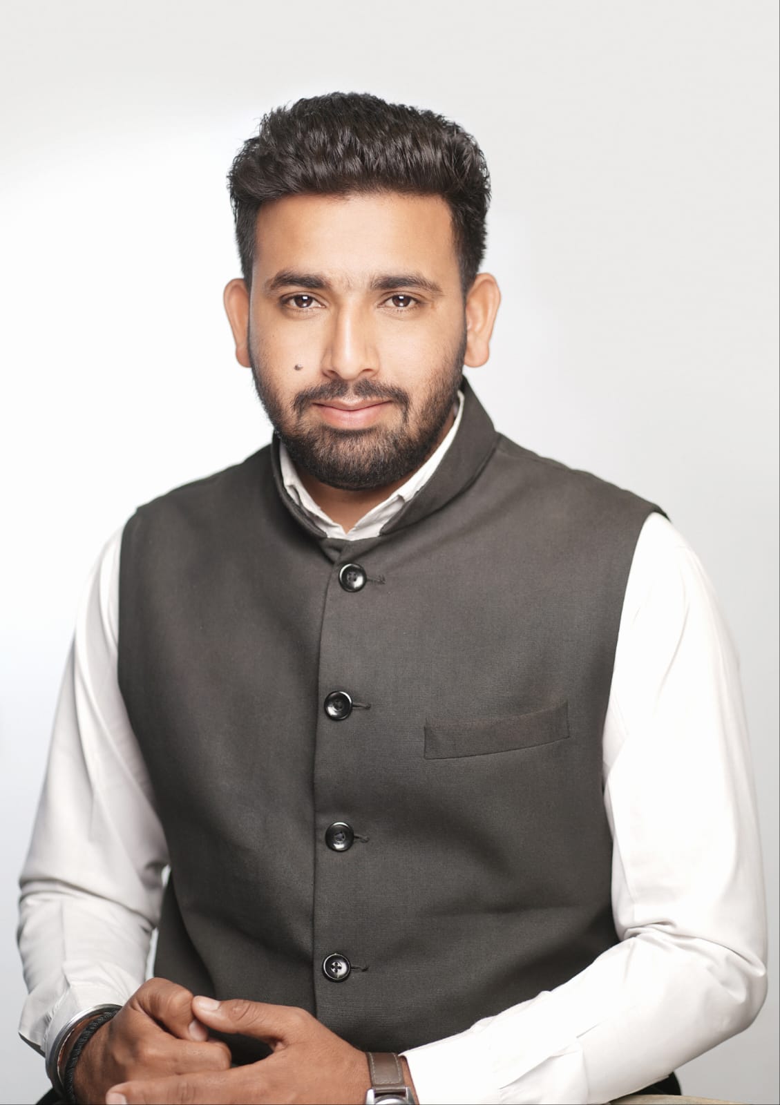 Adv. Prakash